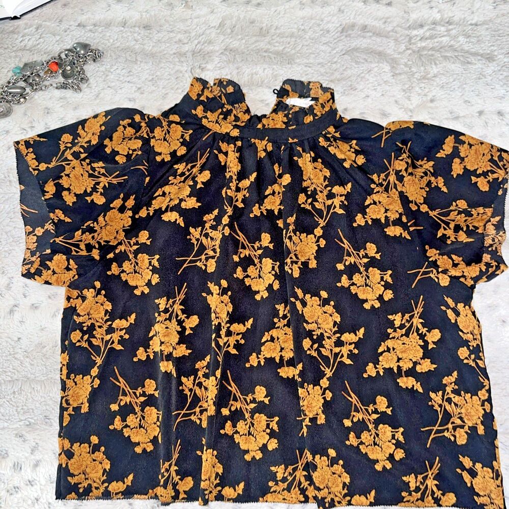 THML Womens Classy Mock Neck Floral Short Sleeve Blouse Size M Peasant Martingal